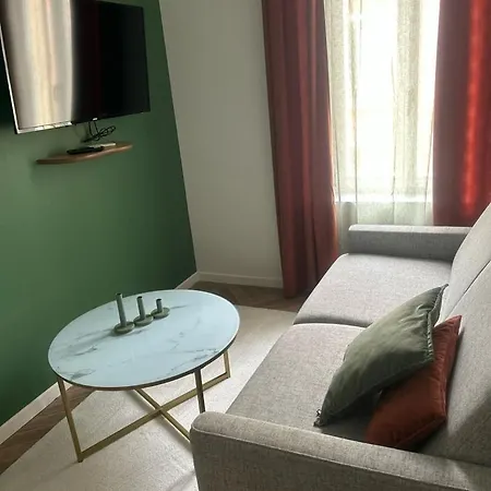 Moon 26 - 6p Apartmán Nice